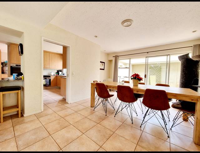 4 BEDROOM FREEHOLD RENTED IN BENMORE GARDENS